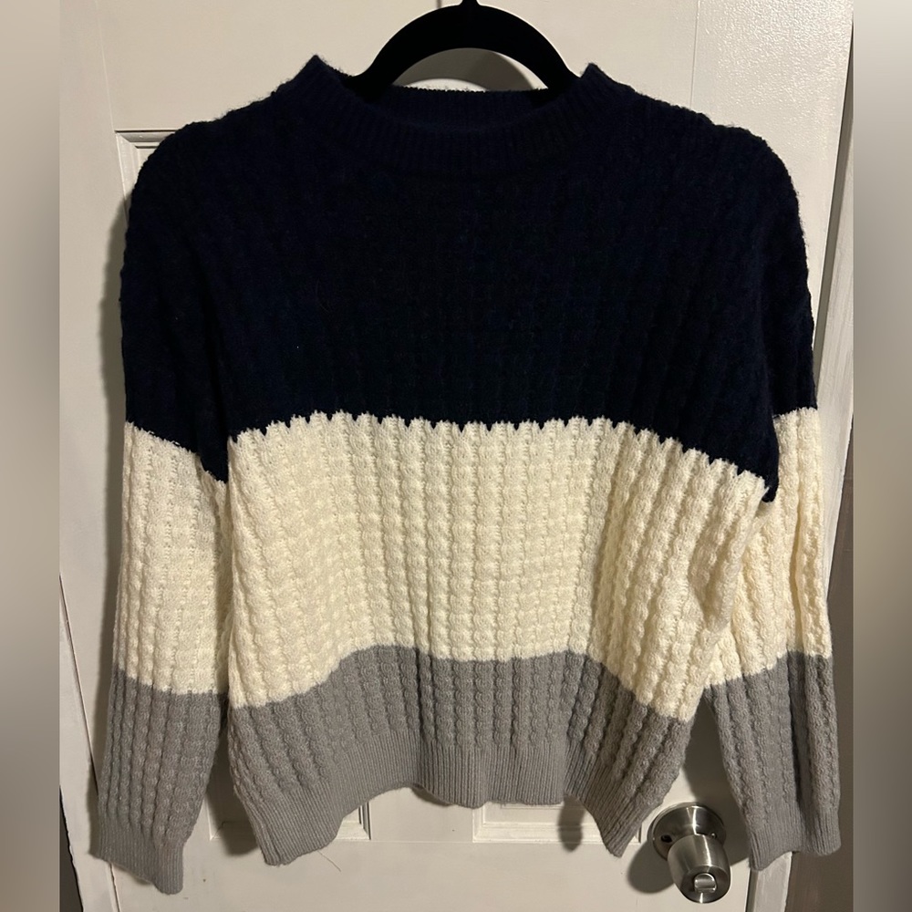 Lapentry Navy & Gray Color Block Crewneck Sweater. Brand New. Size S.